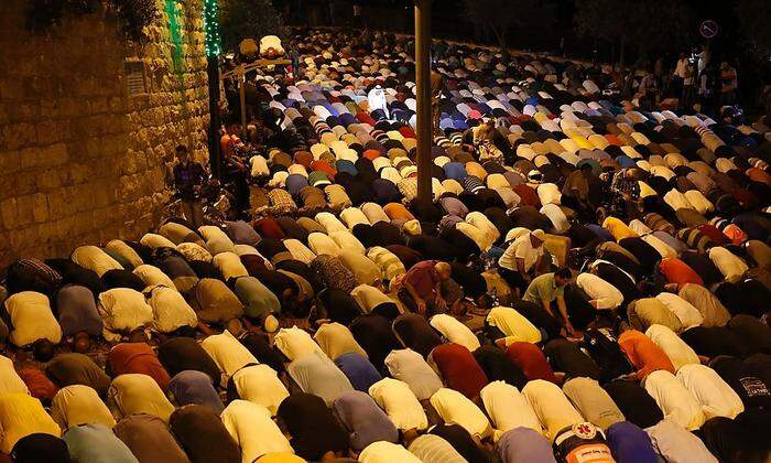 30.000 Muslime beteten am Mittwoch vor dem Tempelberg