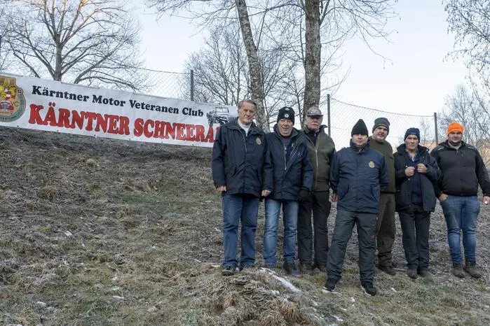 Das Organisationsteam Manfred Liendl, Gerwald Jaritz, Helmut Zechner mit ihrer Crew 

freuten sich über die vielen teilnehmenden Fahrzeuge und motorsportbegeisterten Zuseher. 

