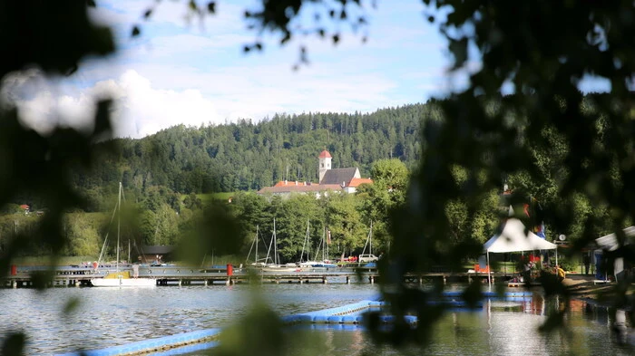 Die Wasserrettung Längsee lud am Mittwoch unter Einsatzstellenleiter Stefan Petrasko junior und Stellvertreter Markus Bräuhaupt in Kooperation mit der Gemeinde St. Georgen zum Längseefest in das örtliche Strandbad. 