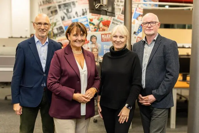 Die Ehrenmitglieder des Vereins: Wolfgang Rausch, Herta Stockbauer und Walter Walzl (Vereinsobmann bis 2016) mit Sabine Johannsen, aktives Vorstandsmitglied
