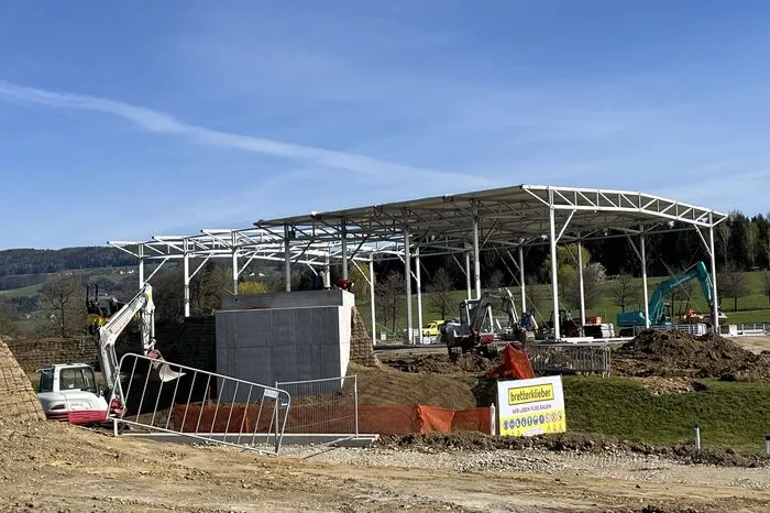 Schon bald soll die Hülle für den Pavillon kommen.