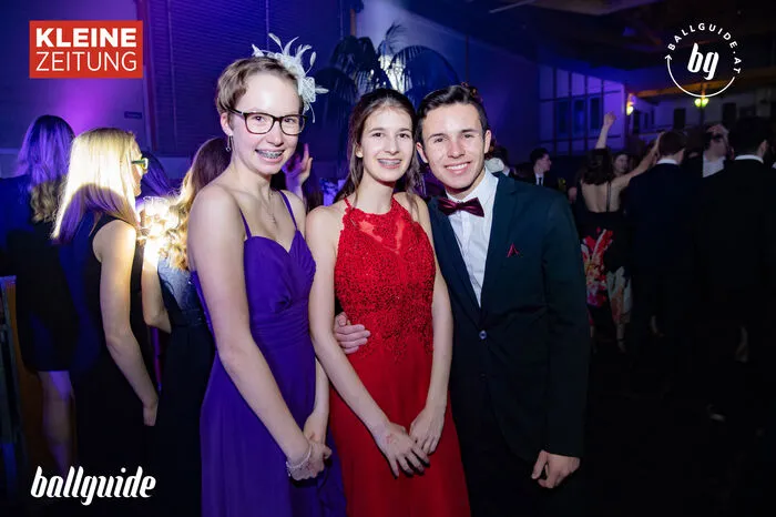 Bei der Polonaise tanzten mit 43 Paaren in diesem Jahr so viele Schüler wie noch nie.
