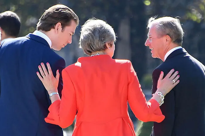 Die britische Premierministerin Theresa May steht in Salzburg im Mittelpunkt der Diskussion, da es um die Endphase der Diskussion über den Brexit geht. Auch ein Thema mit den Gastgebern Kanzler Kurz und dem Salzburger Landeshauptmann Wilfried Haslauer.