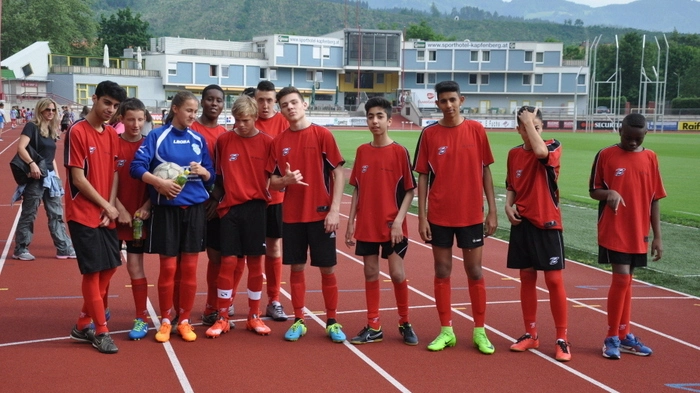 Schöne Tore, trickreiche Spieler und das eine oder andere Foul, all diese Zutaten bekamen die Zuseher am Mittwoch in Kapfenberg ebenso serviert wie Donuts und erfrischende Getränke.