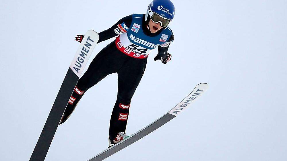 Eva Pinkelnig sprang in Zao zum dritten Weltcupsieg