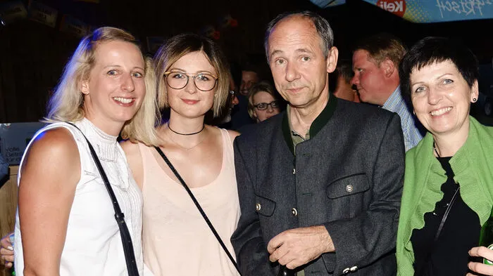 Die Landjugend Spielberg lud Ende Juli zum achten Mal zu einem Tennenfest in der Peschhalle.