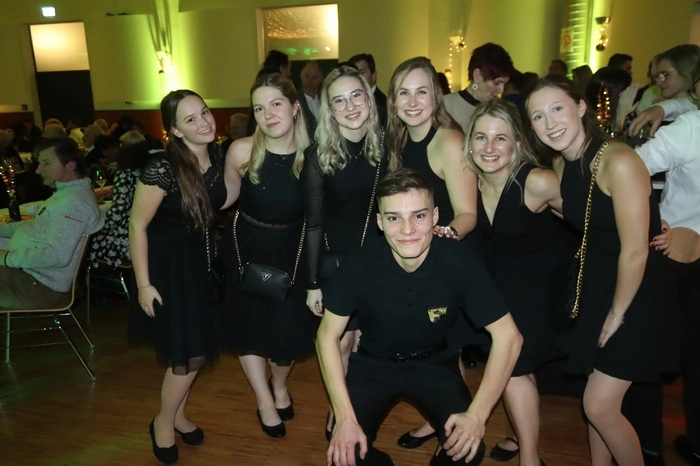 Das „kleine Schwarze“ war bei diesem Ball sehr angesagt.