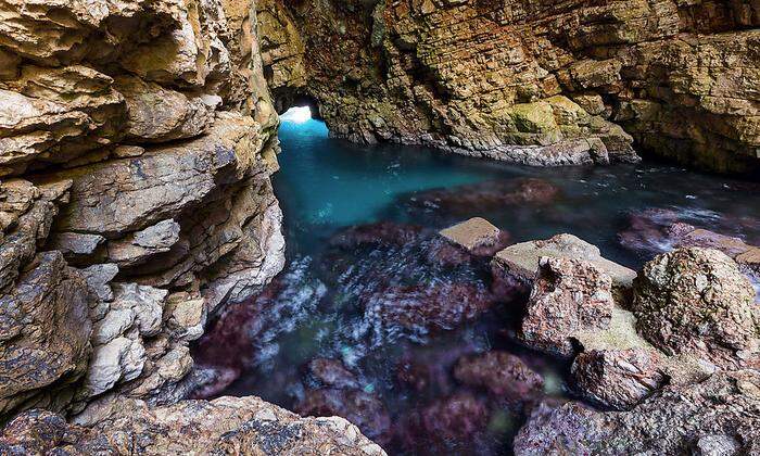 Die Odysseus-Höhle im Süden der Insel