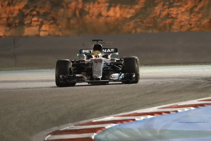 Lewis Hamilton musste sich in Bahrain geschlagen geben, er wurde Zweiter.
