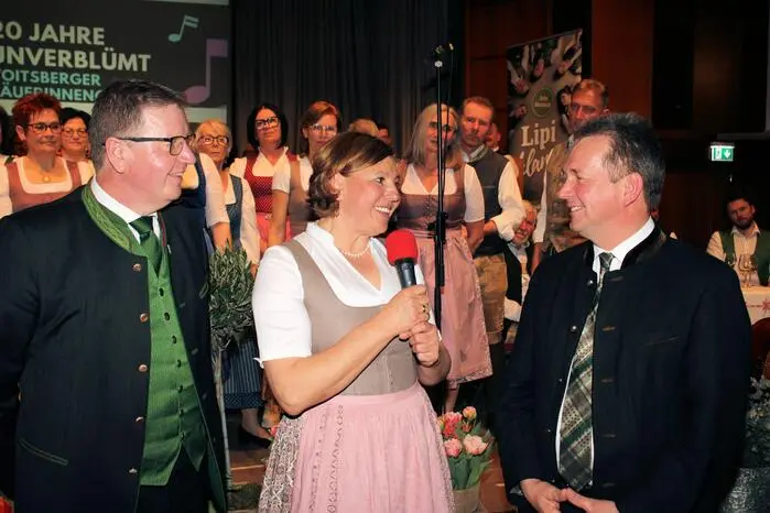 Die Besucher genossen einen Abend mit Musik vom Feinsten gemischt mit Kabarett, lustigen Liedtexten und humoristischen Moderationen mit Lachgarantie. 