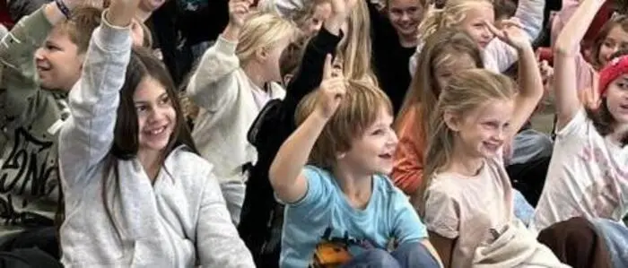 „Wer hat schon mal wen reingelegt?“, wollte Kinderbuchautorin Karin Ammerer von den Volksschülern aus Sankt Johann in der Haide wissen.