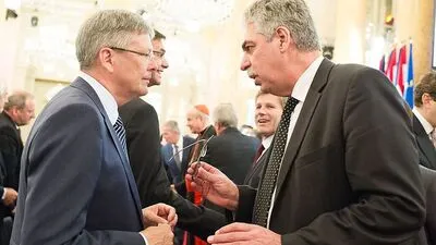 Landeshauptmann Peter Kaiser und Finanziminister Hans Jörg Schelling trafen heute beim Festakt zum 70. Jahrestag der Gründung der Zweiten Republik aufeinander