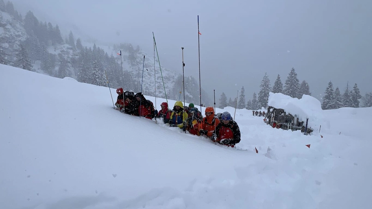 Bei tiefwinterlichen Verhältnissen wurde am Kleinboden südlich des Grabnersteins die Gebietsübung abgehalten