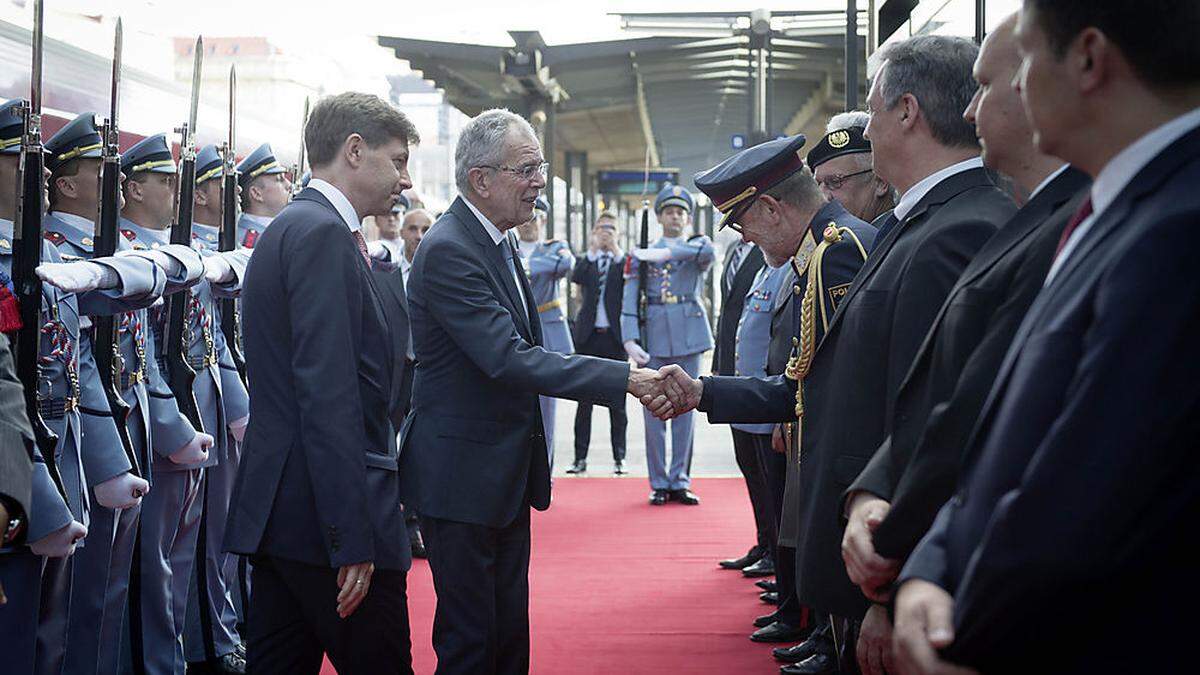 Bundespräsident Alexander Van der Bellen beim Empfang in Prag