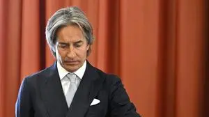 ABD0022_20250325 - WIEN - ÖSTERREICH: Karl Heinz Grasser am Dienstag, 25. März 2025, vor Verhandlungsbeginn über Nichtigkeitsbeschwerde und Berufungen in der Causa Buwog/Grasser am OGH in Wien. - FOTO: APA/HANS KLAUS TECHT