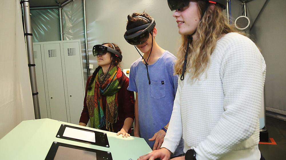 Highlight des neuen CoSA-Museums in Graz: Naturwissenschaft und Technik gemeinsam erleben mit Augmented-Reality-Brillen