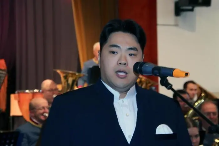 Mit ihren Gesangseinlagen ernteten der ebenfalls aus Korea stammende Tenor Ha Min Park sowie die beiden Sänger Tanja Rock und Harald Krahser tosenden Applaus