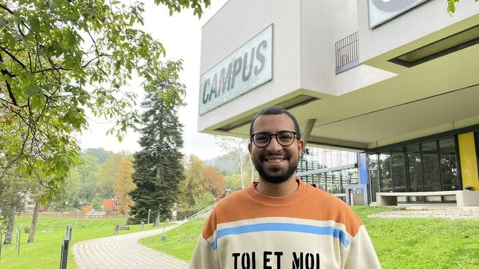 Thomas Morgan (20) aus GrazStudium: Bachelor in Marketing und Sales Stammlokal: Posaune Nebenjob: 20 Stunden in einer Marketingabteilung Monatsbudget: 1000 EuroWohnung: Ich lebe noch bei den Eltern und trage keine Le- benshaltungskosten. Berufswunsch: Mit einem eigenen Unternehmen selbstständig sein.Wo ich leben will: Wahrscheinlich in Graz, aber vielleicht auch im Ausland.
