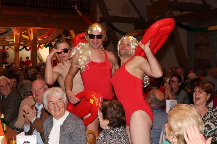 Bitte klicken Sie sich durch die Fotos!