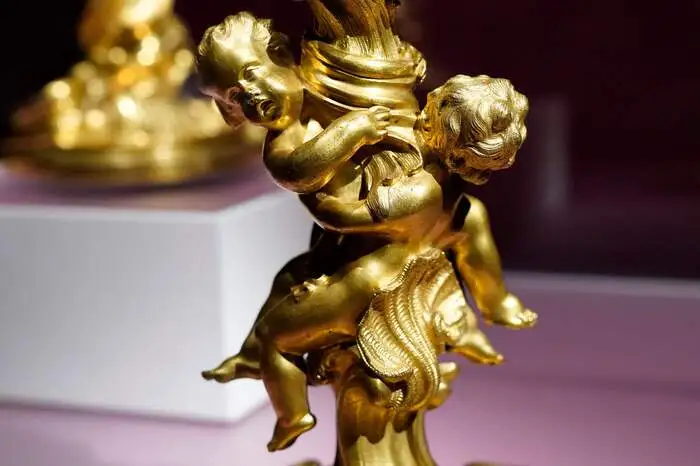 "Sowohl die Zeichentrickfilme von Disney als auch die dekorative Kunst des Rokoko haben Elemente von spielerischem Geschichtenerzählen, Freude und Neugier", sagte Museumsdirektor Max Hollein, ein Österreicher.