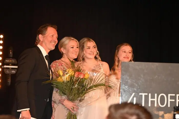 Die Schülerinnen und Schüler präsentierten unter der Leitung von Andy und Kelly Kainz eine wunderschöne Polonaise.