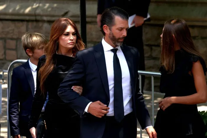 Donald Trump Jr und Kimberly Guilfoyle wohnten der Zeremonie ebenfalls bei.