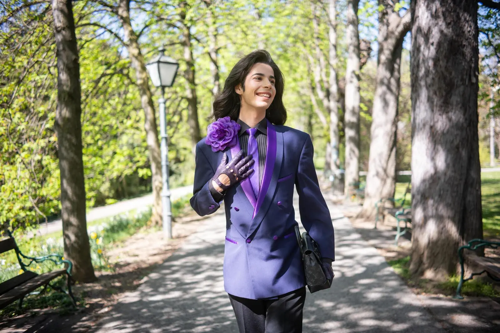 Macht auch die Allee im Grazer Stadtpark zu seinem Laufsteg: Alexavius, bekannt aus „Germany‘s Next Topmodel“, beim Kleine-Zeitung-Fotoshooting in seiner Heimatstadt