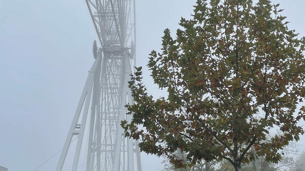 Ausgedreht. Das Riesenrad beim Klagenfurter Minimundus verabschiedet sich in Richtung Schottland