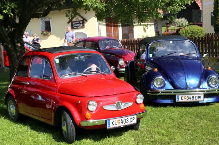 Grund der verstärkten Präsenz von Fahrzeugen mit älterem Baujahr im Markt war das Käfer &amp; Oldtimertreffen.
