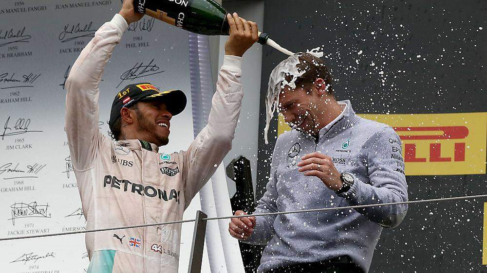 Lewis Hamilton (links) mit Mercedes-Teamchef Toto Wolff