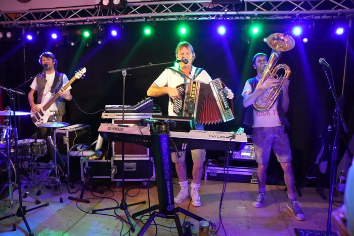 Das Wolayersee Echo unterhielt die Ballbesucher mit Hits aus der volkstümlichen Musik.