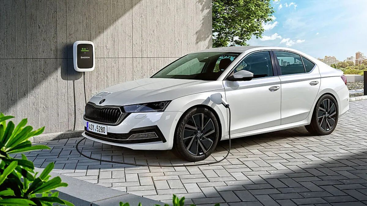 Der Skoda Octavia geht als Plug-in-Hybrid an die Steckdose