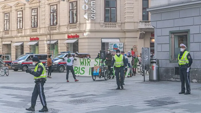 Die Polizei ist im Coronajahr bei Demonstrationen im Dauereinsatz.