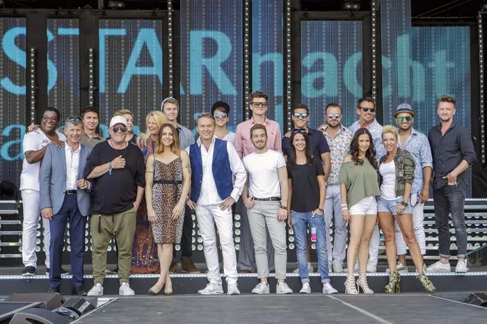 Gruppenfoto der Starnacht-Künstler - nur Andrea Berg ließ sich entschuldigen.