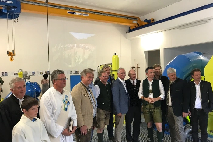 Neben den zahlreichen Ehrengästen ließ sich auch Landtagspräsident Reinhart Rohr die Anlage erklären.