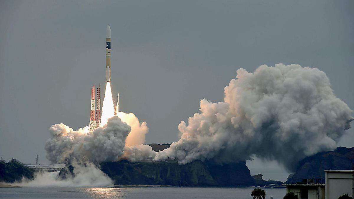 Start einer H-IIA Rakete im Tanegashima Space Center, im Süden Japans