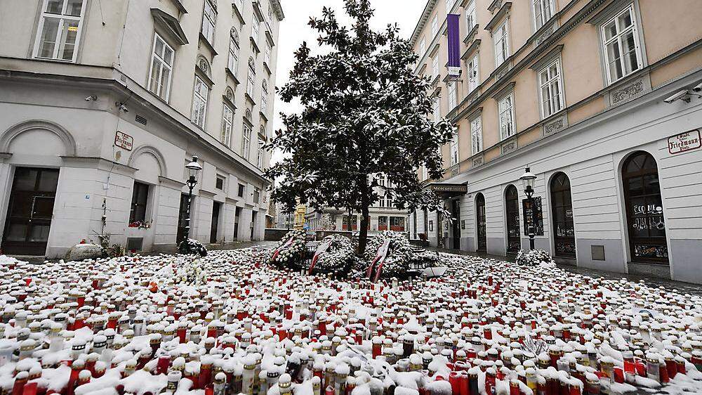 Tausende Kerzen erinnern an die Bluttat mitten in Wien