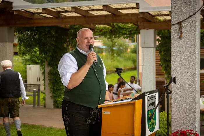 Bürgermeister Wolfgang Gomar eröffnete die Feierlichkeiten.