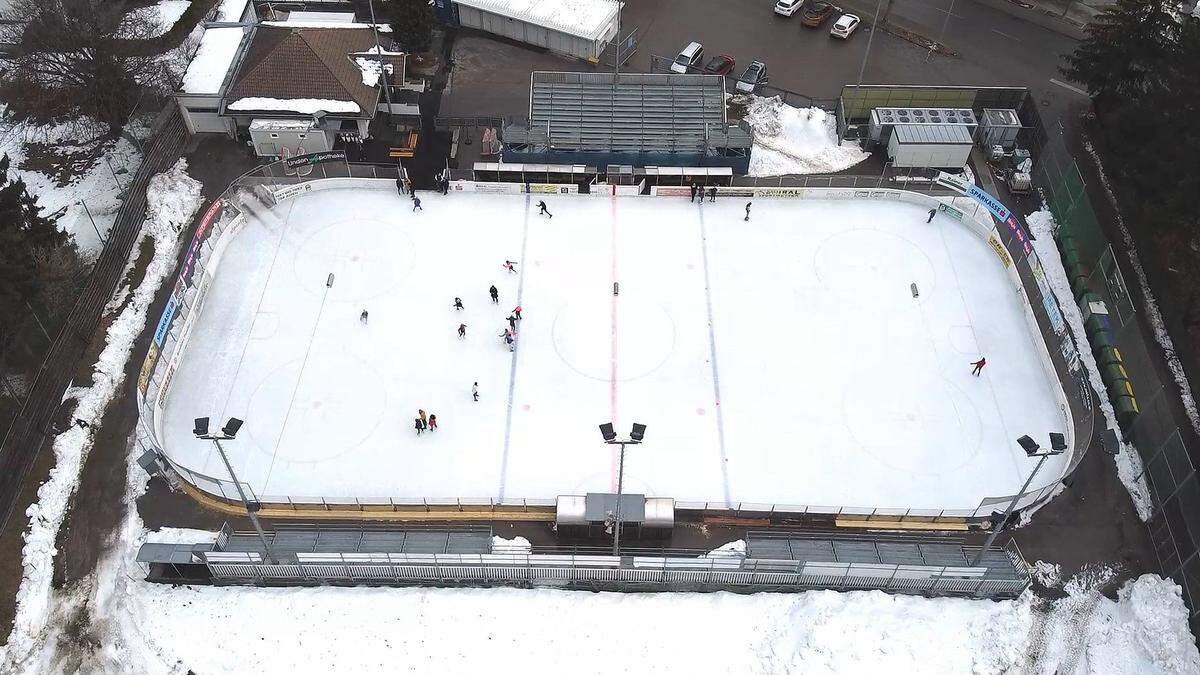 Das Eisstadion in der Pustertaler Straße 