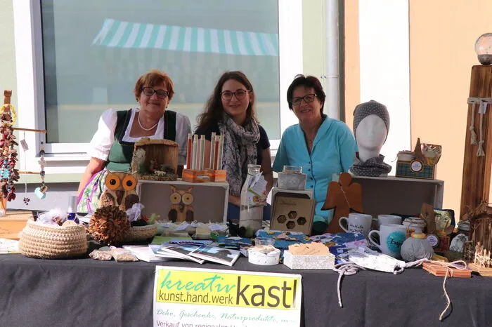 Auch das kürzlich gegründete Kreativkastl präsentiert Handgemachtes von insgesamt 22 Ausstellerinnen aus der Region