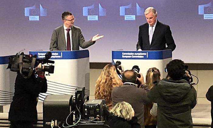 Die erste Bilanz fiel schon einmal ernüchternd aus: Kommissions-Chefsprecher Eric Mamer mit Brexit-Verhandler Michel Barnier