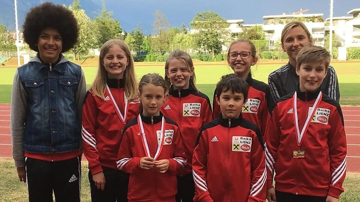 Norbert Mariacher, Klocker, Oberkofler Laura Asslaber, Noah Scheiber, Sophie Mühlmann, Obertscheider mit Trainerin Mayer