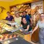 Das Team um Neu-Chefin Kathrina Prattes (Mitte) von der Krieglacher Bäckerei Rothwangl