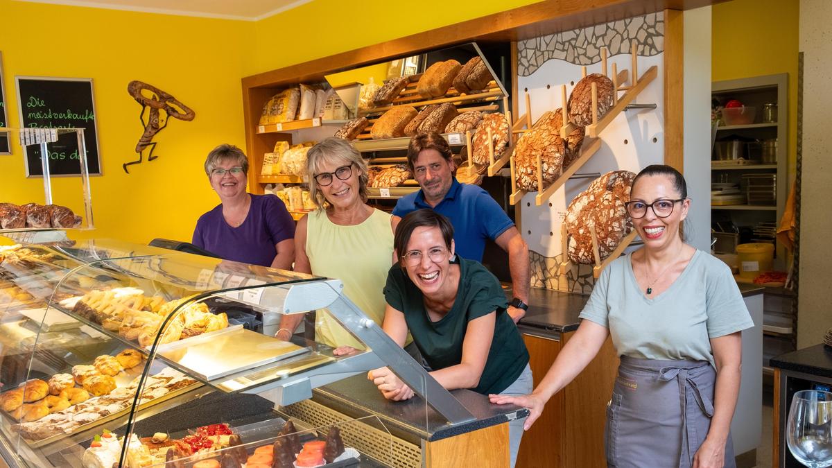 Das Team um Neu-Chefin Kathrina Prattes (Mitte) von der Krieglacher Bäckerei Rothwangl