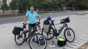 Josef Szarvas auf einer Reise in seine Vergangenheit