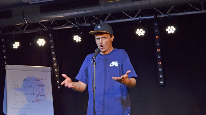 Der amtierende Vize-Landes- und österreichische Meister „Da Wastl“ versucht am 2. September 2023, nach zahlreichen Siegen bei Poetry Slams die ersten Meisterschaften für sich zu entscheiden.