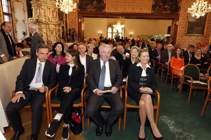 Bürgermeister Nagl, Landesrätin Doris Kampus, Landeshauptmann Schützenhöfer und Landtagspräsidentin Vollath.