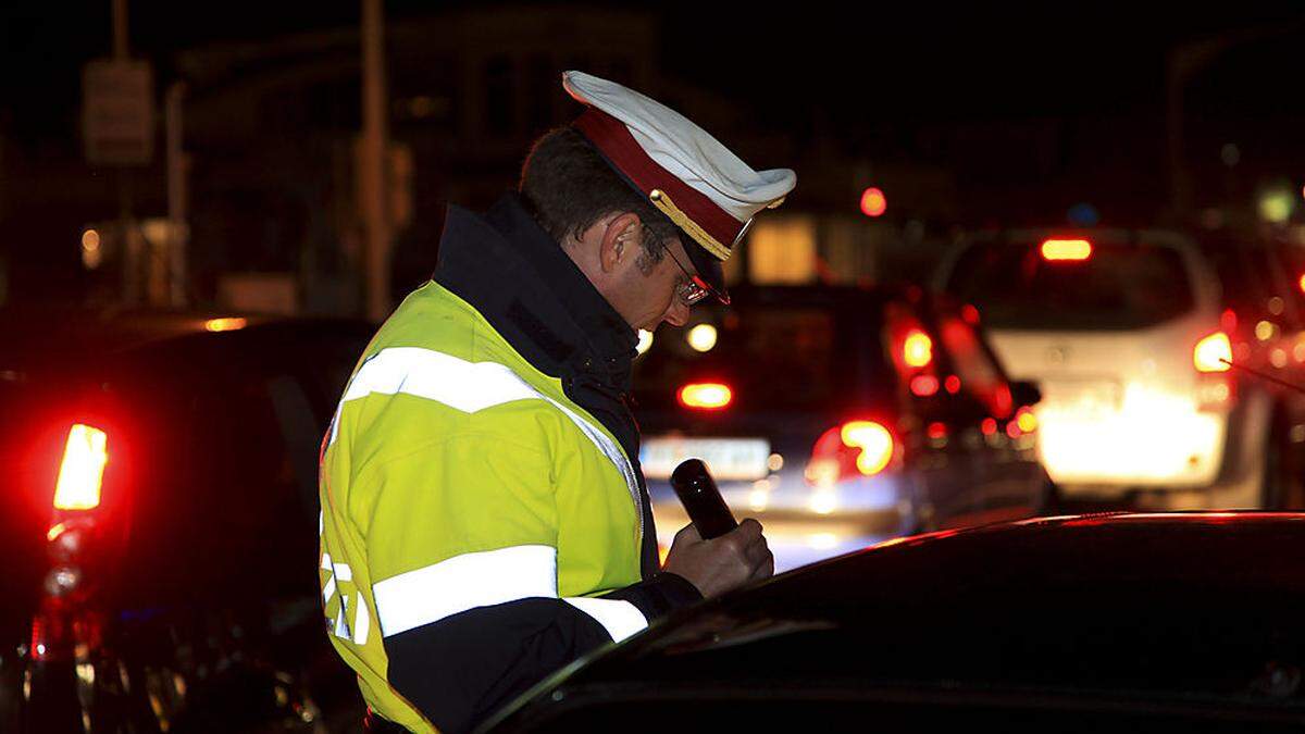 Die Polizei wird in der Adventzeit vermehrt auf der Straße unterwegs sein