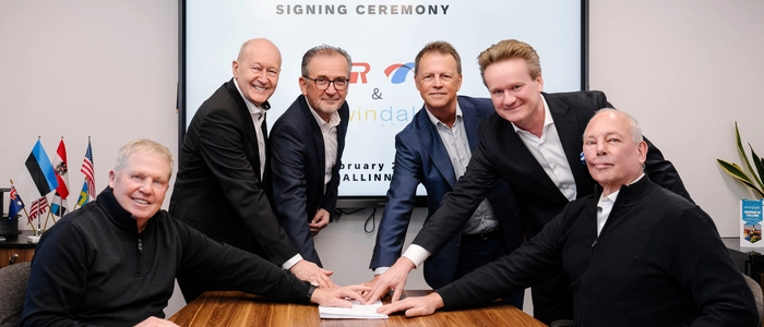 Vertragsunterzeichnung: Dan Shelander (Windak USA), Siegfried Altmann (Rosendahl Nextrom CEO), Johann Jäkel (Rosendahl Nextrom, Business Unit Director), Staffan Edström (früherer Windak CEO), Georg Knill (Rosendahl Nextrom, Eigentümer), Jan Naslund (Windak, Senior Engineer)