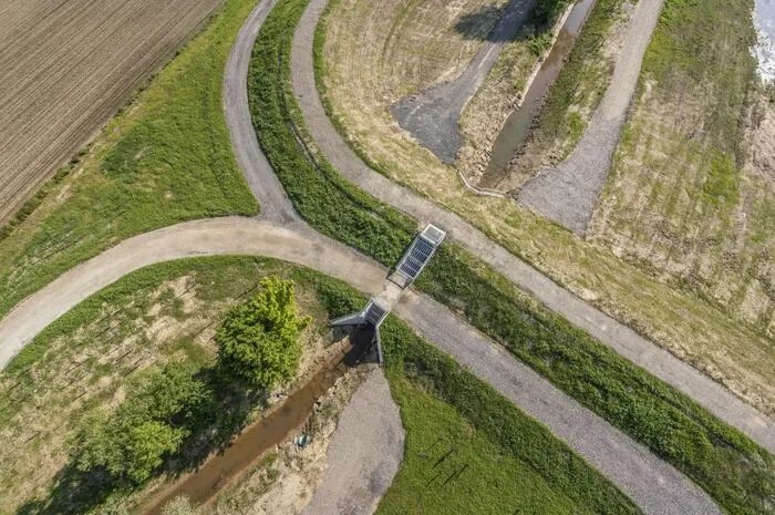 Mit dem Hochwasserschutz wird die Abflussmenge des Hühnerbachs reduziert.